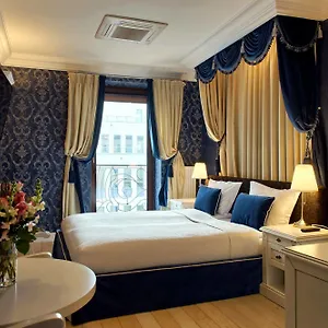 Sleepwalker Boutique Hotel